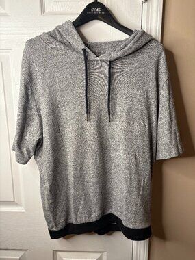 Hyden Yoo XL Gray Hooded Shirt